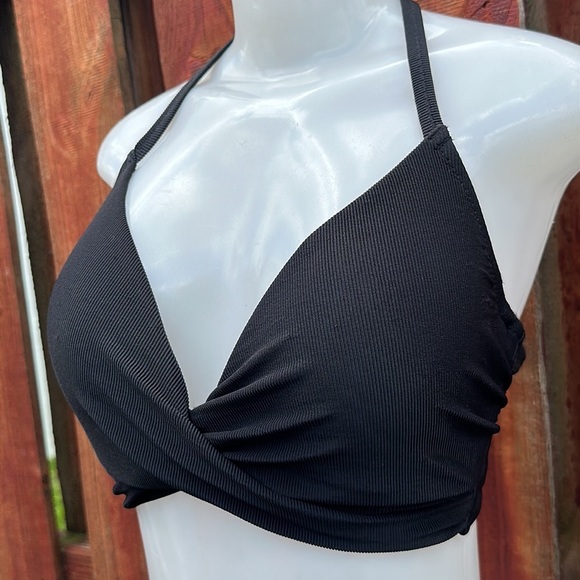 Shade & Shore Black Ruched Bikini Halter Neck Bra Size 34B - Picture 3 of 8